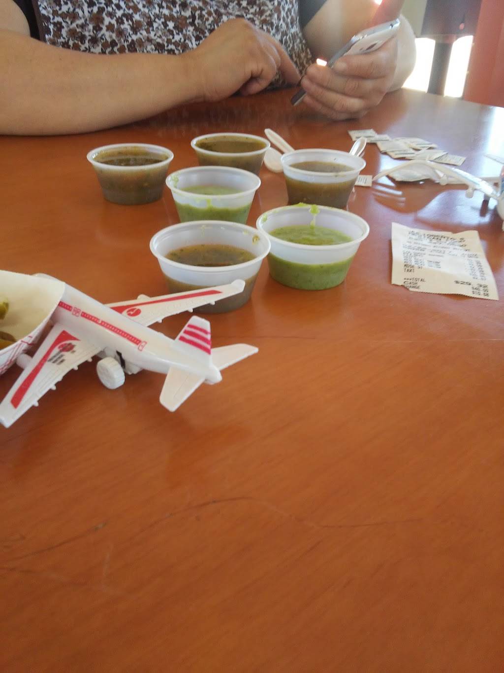 Juliobertos Mexican Food | restaurant | 5033 N 67th Ave, Glendale, AZ 85301, USA | 6232470600 OR +1 623-247-0600