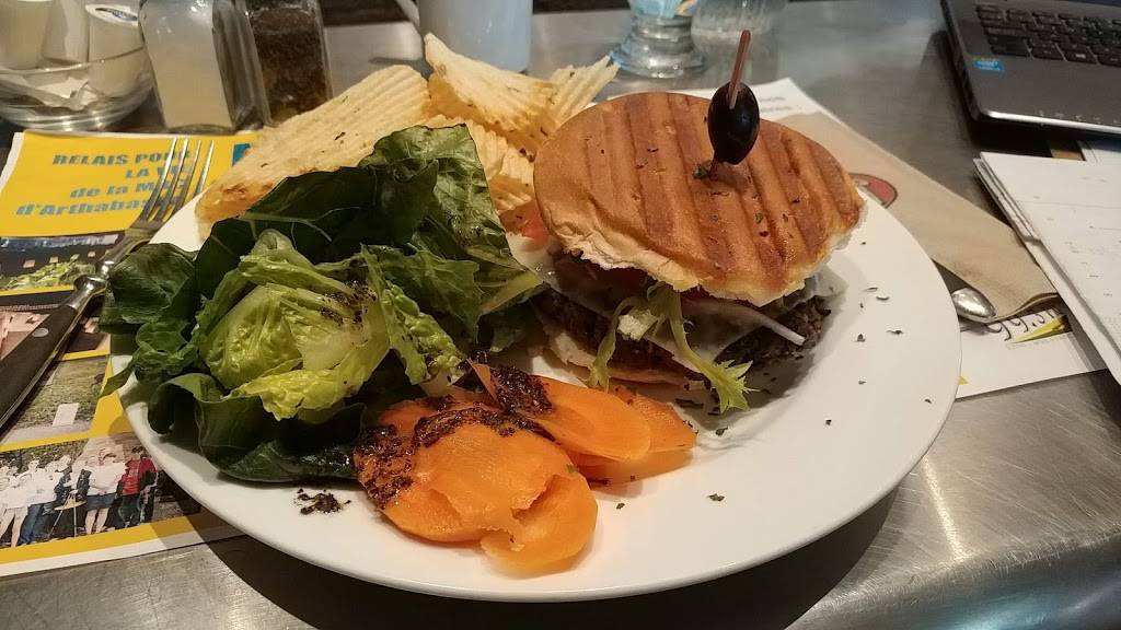 Bistrot caserne 409 | restaurant | 409 Boulevard Marie Victorin, Kingsey Falls, QC J0A 1B0, Canada | 8193639400 OR +1 819-363-9400