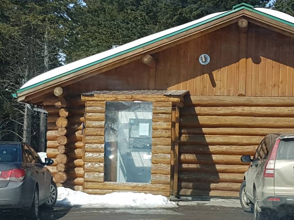 Club des Montagnards | restaurant | 388 Route du Moulin, Saint-Sylvestre, QC G0S 3C0, Canada | 4185962010 OR +1 418-596-2010