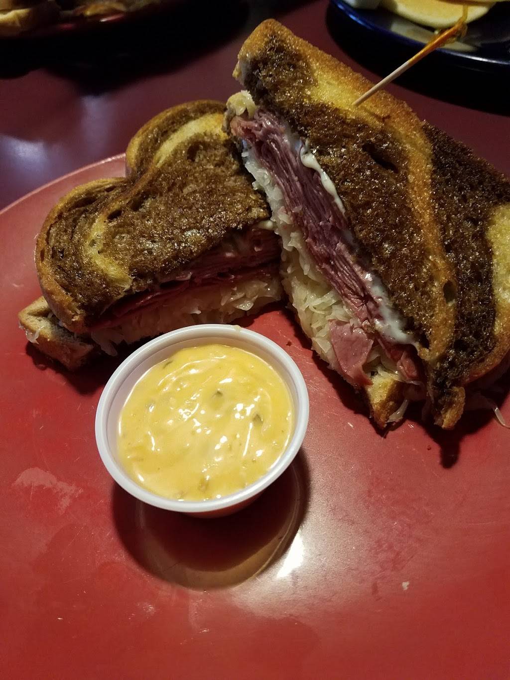 Denises Wixom Grill | restaurant | 29710 Wixom Rd, Wixom, MI 48393, USA | 2489265880 OR +1 248-926-5880