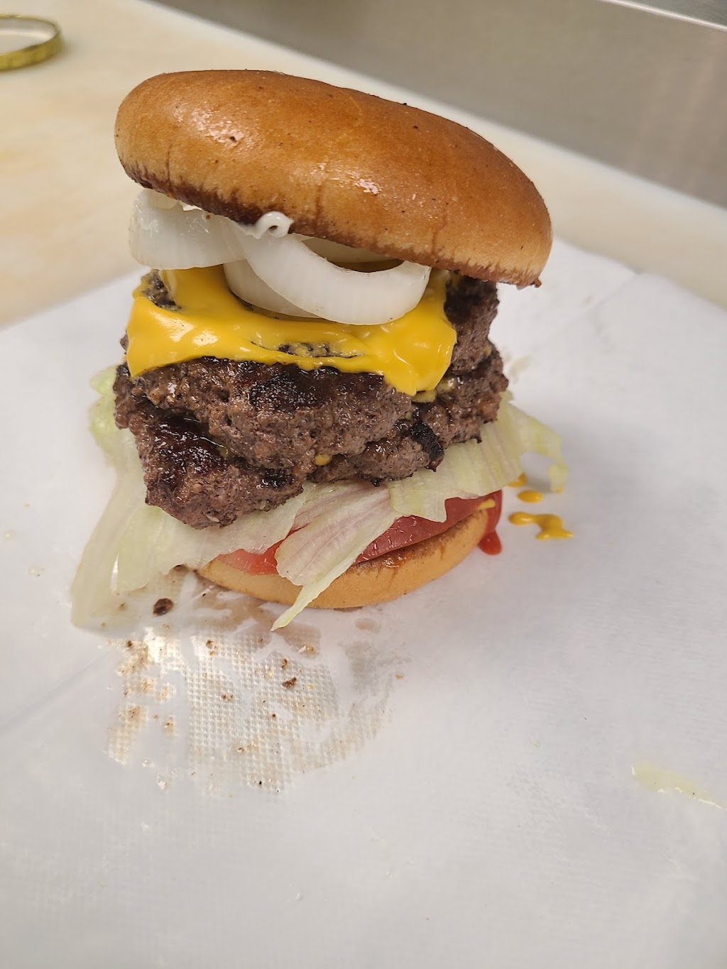 D K Bones BBQ | restaurant | 2006 E Green Dr, High Point, NC 27260, USA | 3368585374 OR +1 336-858-5374