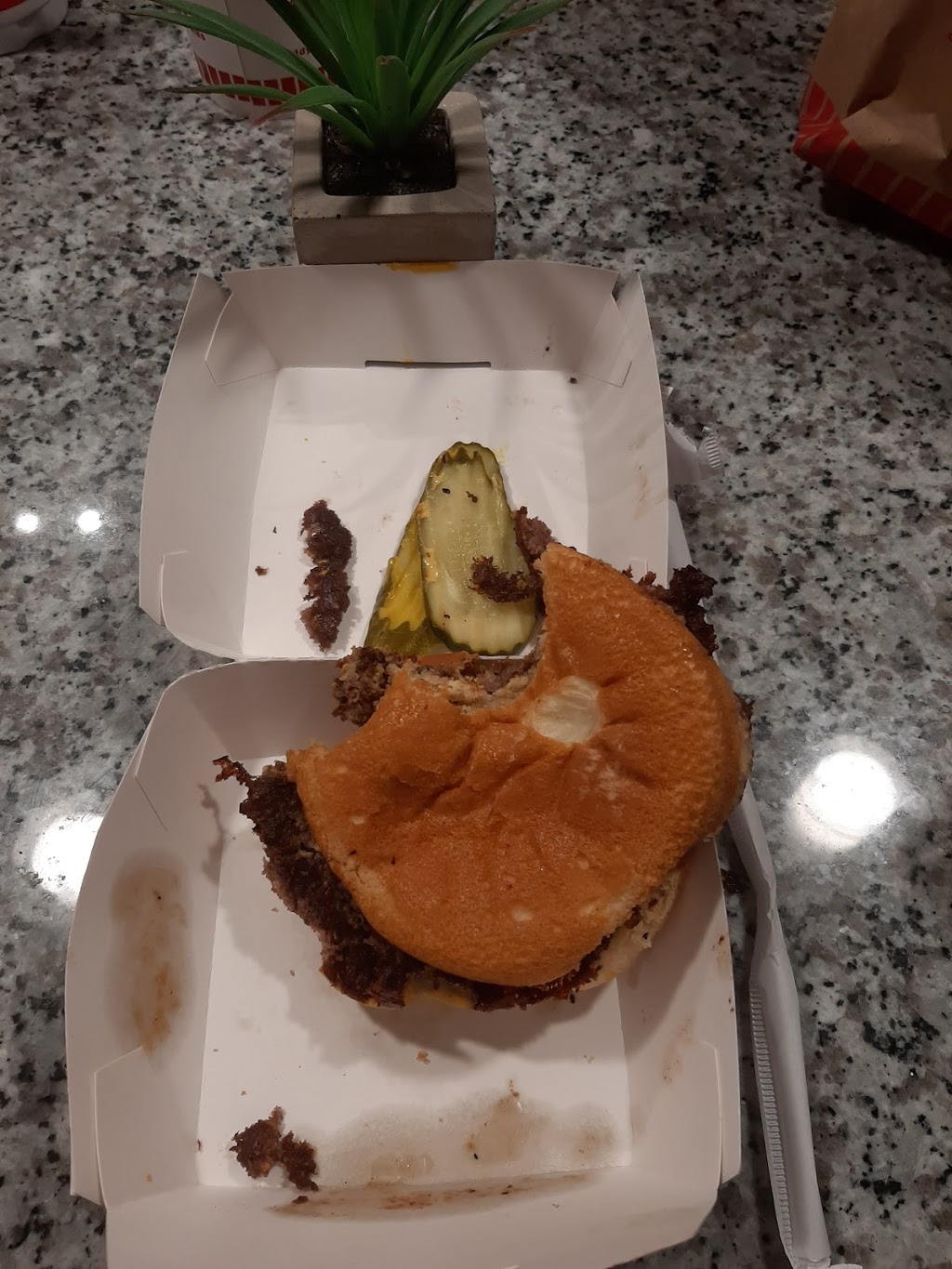 Freddys Frozen Custard & Steakburgers | restaurant | 9002 Pensacola Blvd, Pensacola, FL 32534, USA | 8508578025 OR +1 850-857-8025