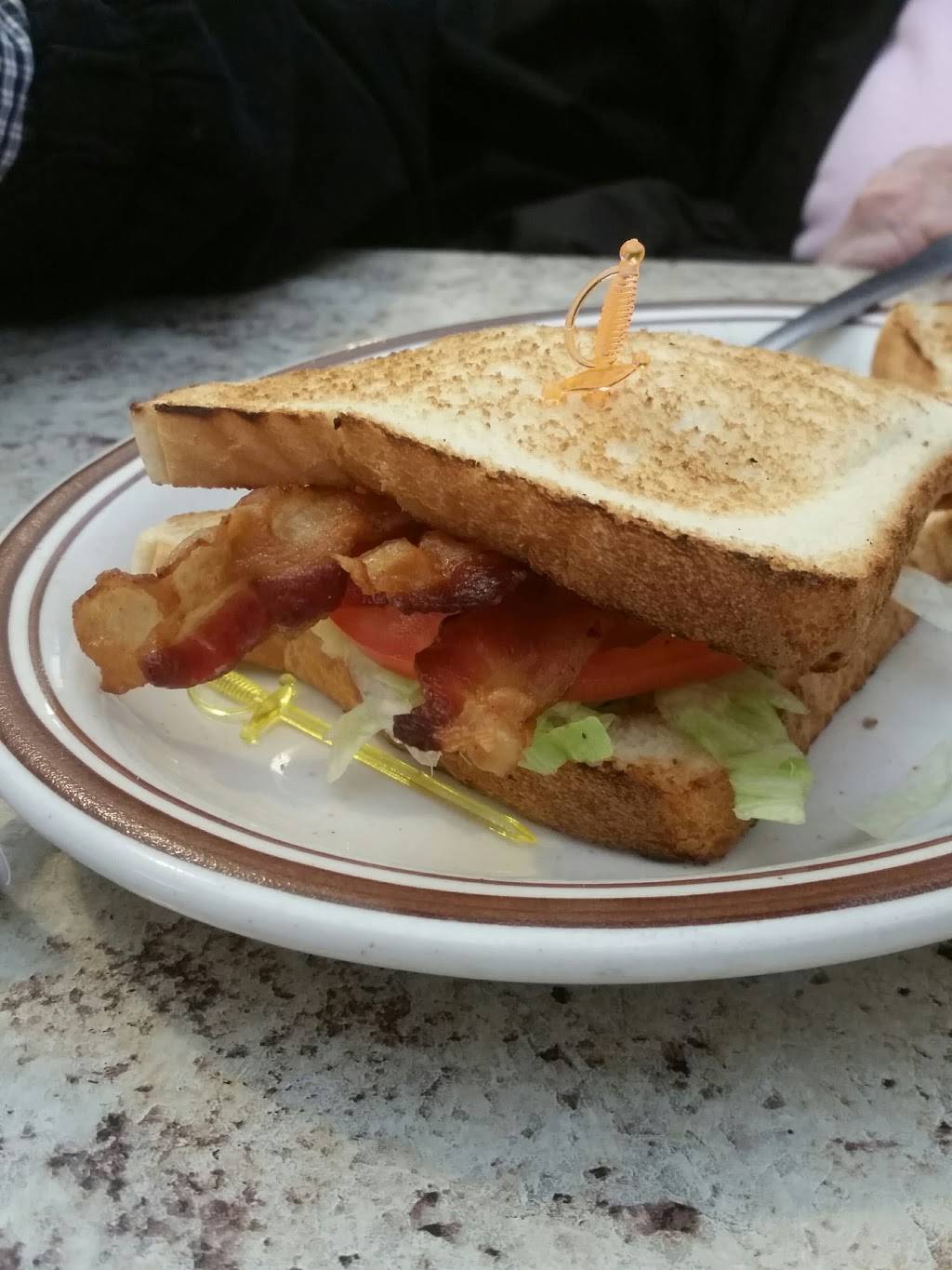 ZOES FAMILY RESTAURANT | restaurant | 5008 Old Walkertown Rd, Winston-Salem, NC 27105, USA | 3362936757 OR +1 336-293-6757