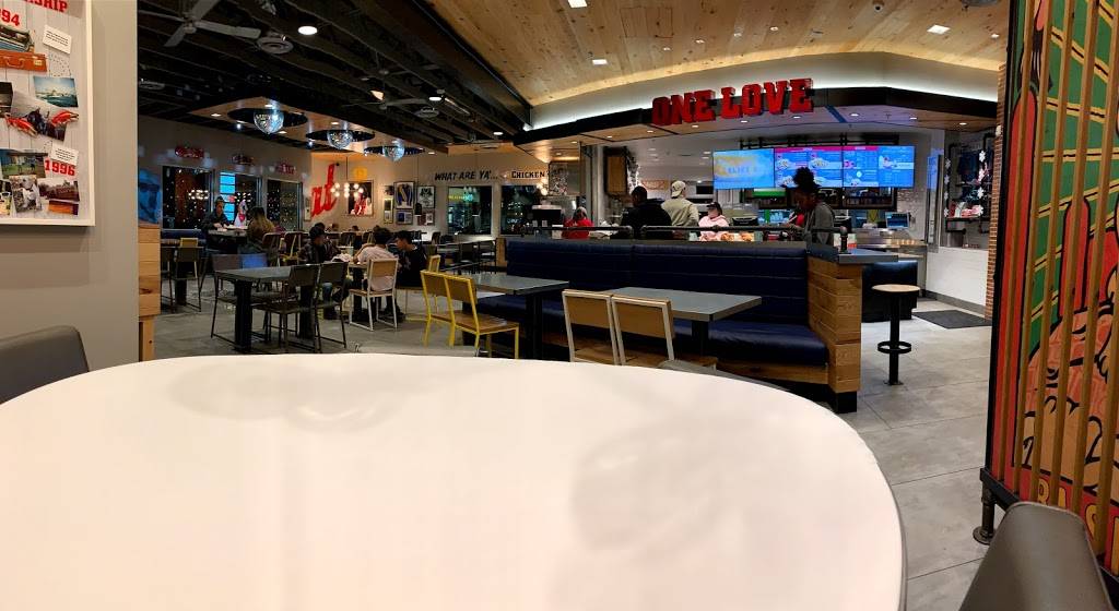 Raising Canes Chicken Fingers | meal takeaway | 4500 E Atherton St, Long Beach, CA 90815, USA | 5624981348 OR +1 562-498-1348