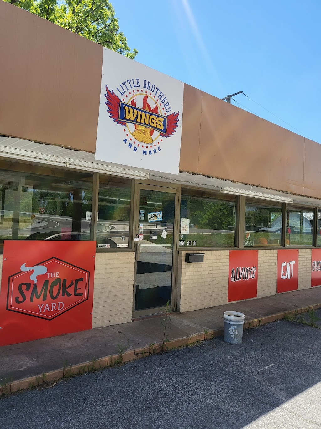 Little Brother wings and more | restaurant | 1020 3rd St, Newport, AR 72112, USA | 8704953067 OR +1 870-495-3067