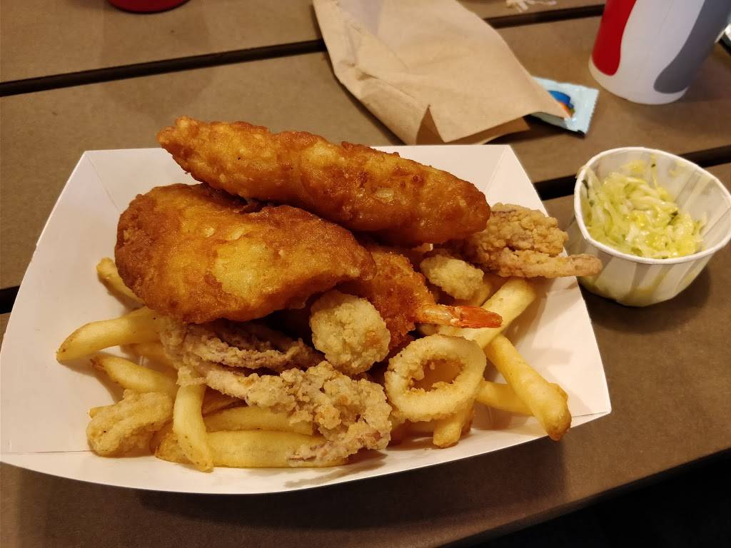 The Hook | restaurant | Pier 39, San Francisco, CA 94133, USA | 4159814318 OR +1 415-981-4318