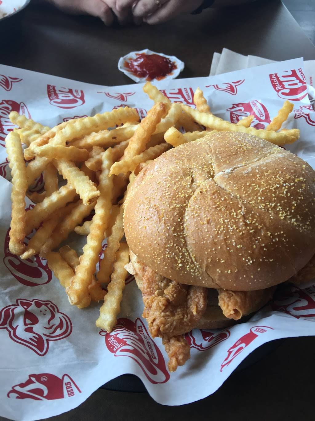 Raising Canes Chicken Fingers | meal takeaway | 3007 Ella Blvd, Houston, TX 77018, USA | 7138808799 OR +1 713-880-8799