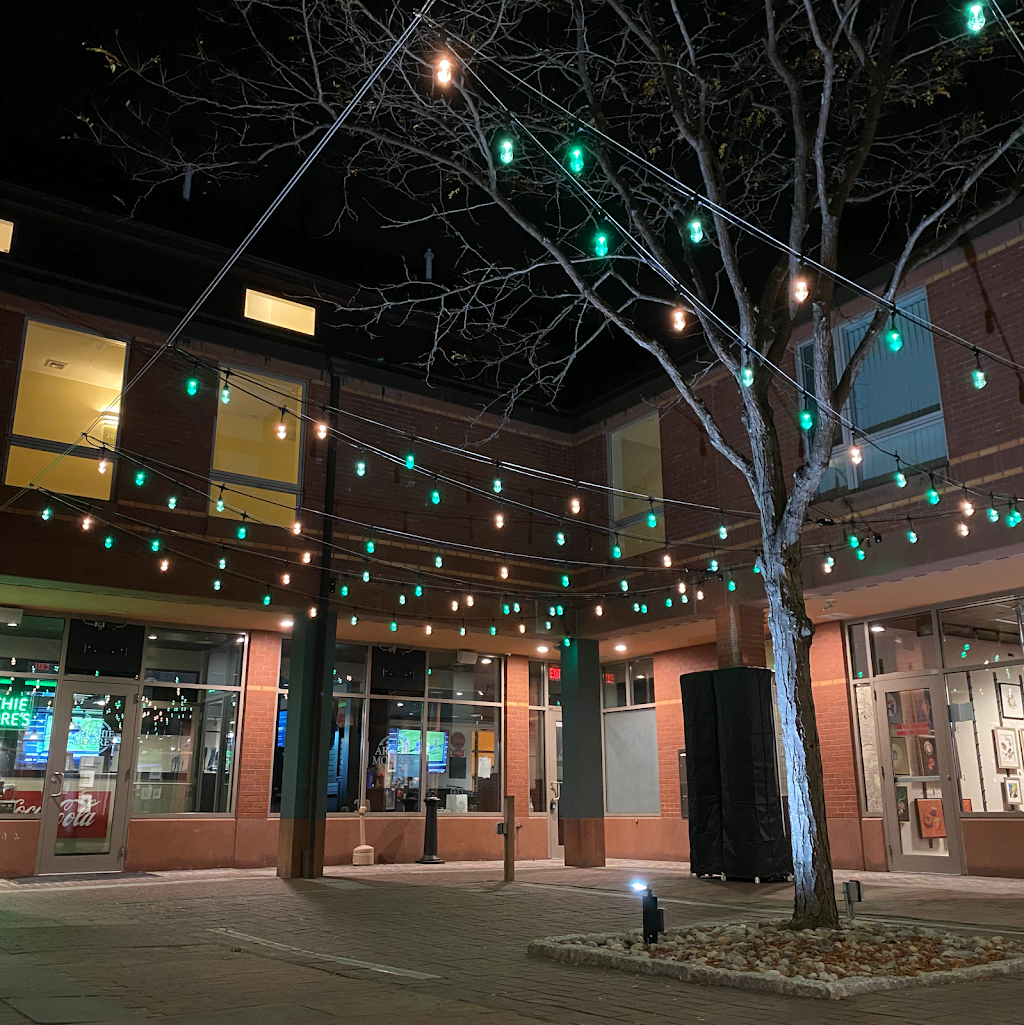 Archie Moore’s Bar & Restaurant | restaurant | 988 Main St, Branford, CT 06405, USA | 2034816100 OR +1 203-481-6100