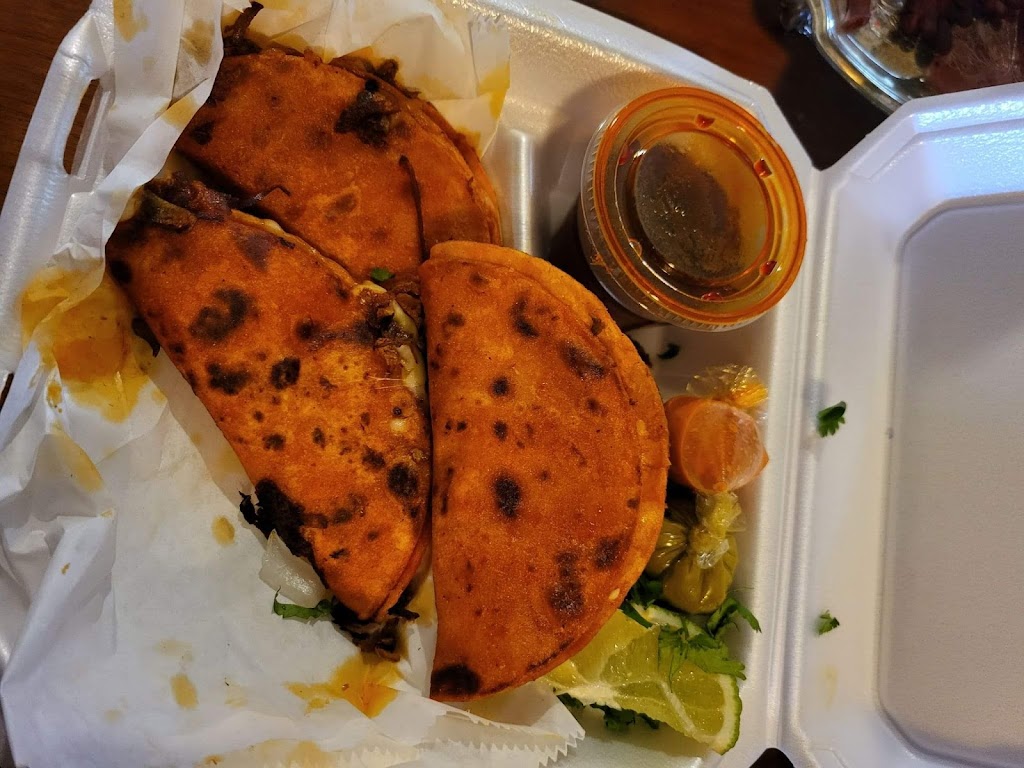 Las Regias Bar and Grill | restaurant | 905 E St Peter St, New Iberia, LA 70560, USA | 3372565047 OR +1 337-256-5047