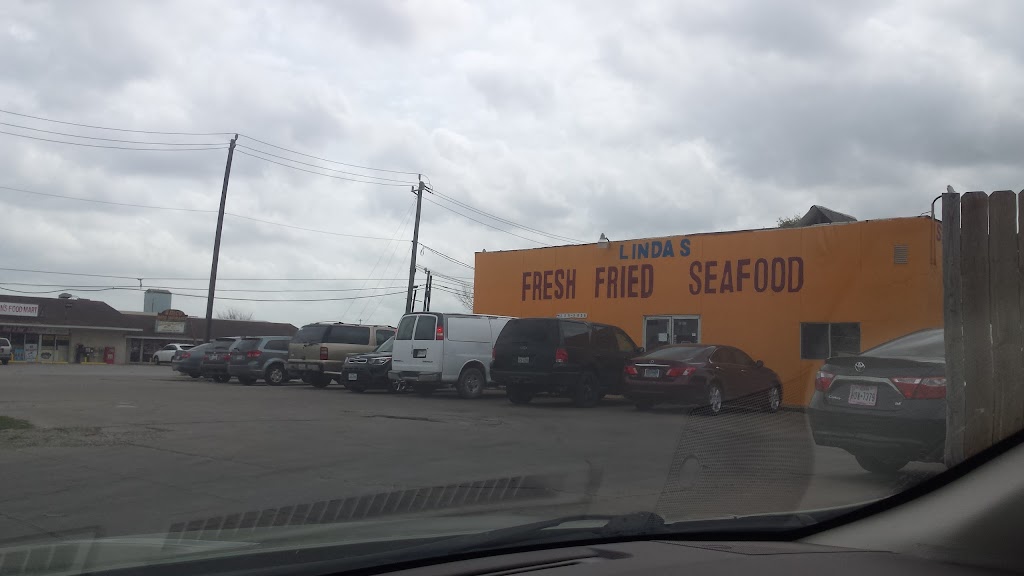 Lindas Seafood | restaurant | 13008 Market St, Houston, TX 77015, USA | 7133303838 OR +1 713-330-3838