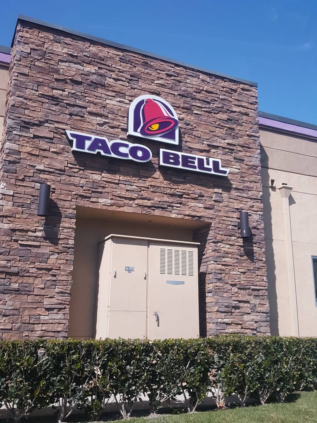 Taco Bell | meal takeaway | 1075 N Tustin Ave, Anaheim, CA 92807, USA | 7146325616 OR +1 714-632-5616