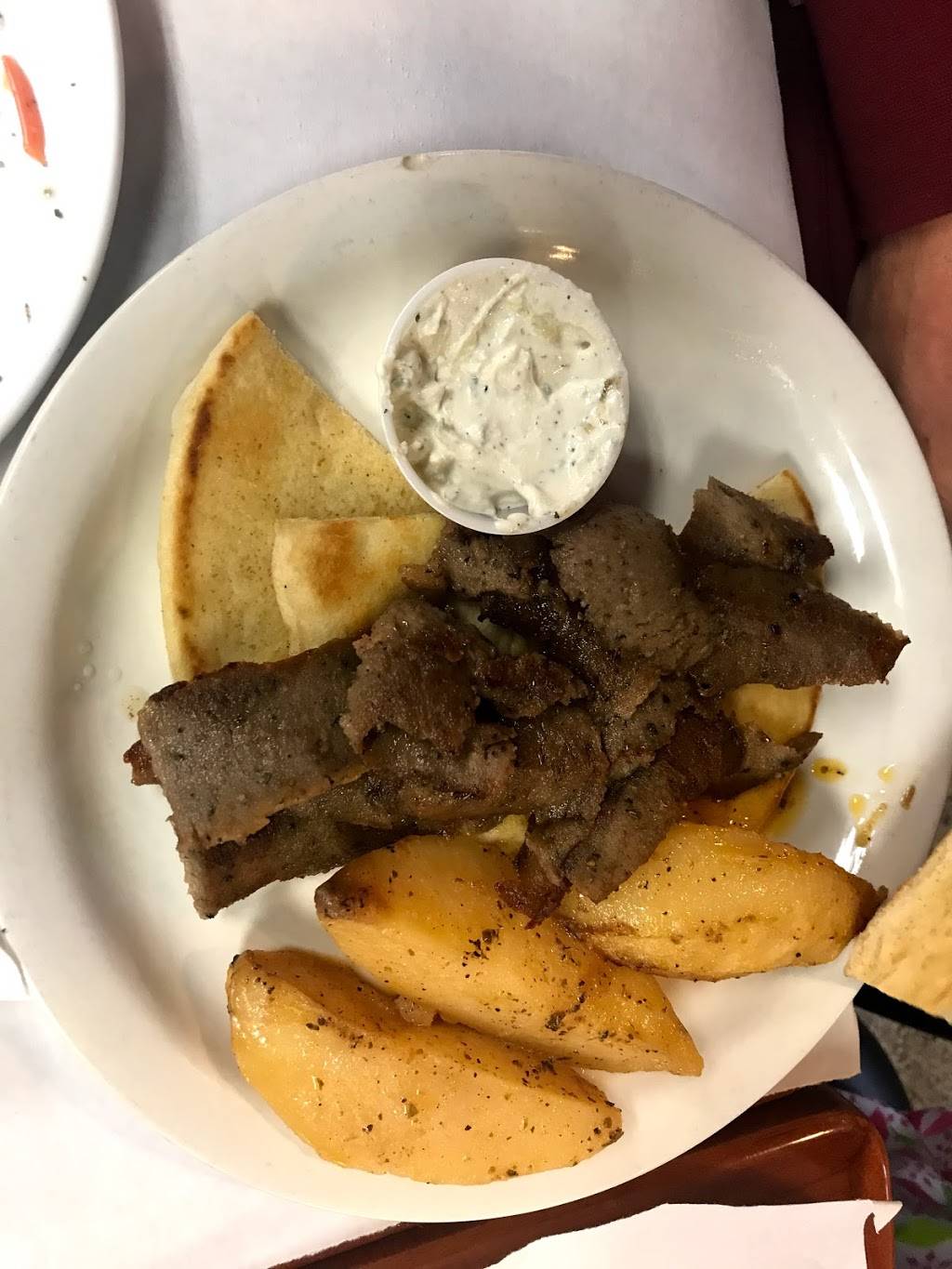 Clyde’s Original Chop House | restaurant | 2364 Keystone Rd, Tarpon Springs, FL 34688, USA | 7279406680 OR +1 727-940-6680