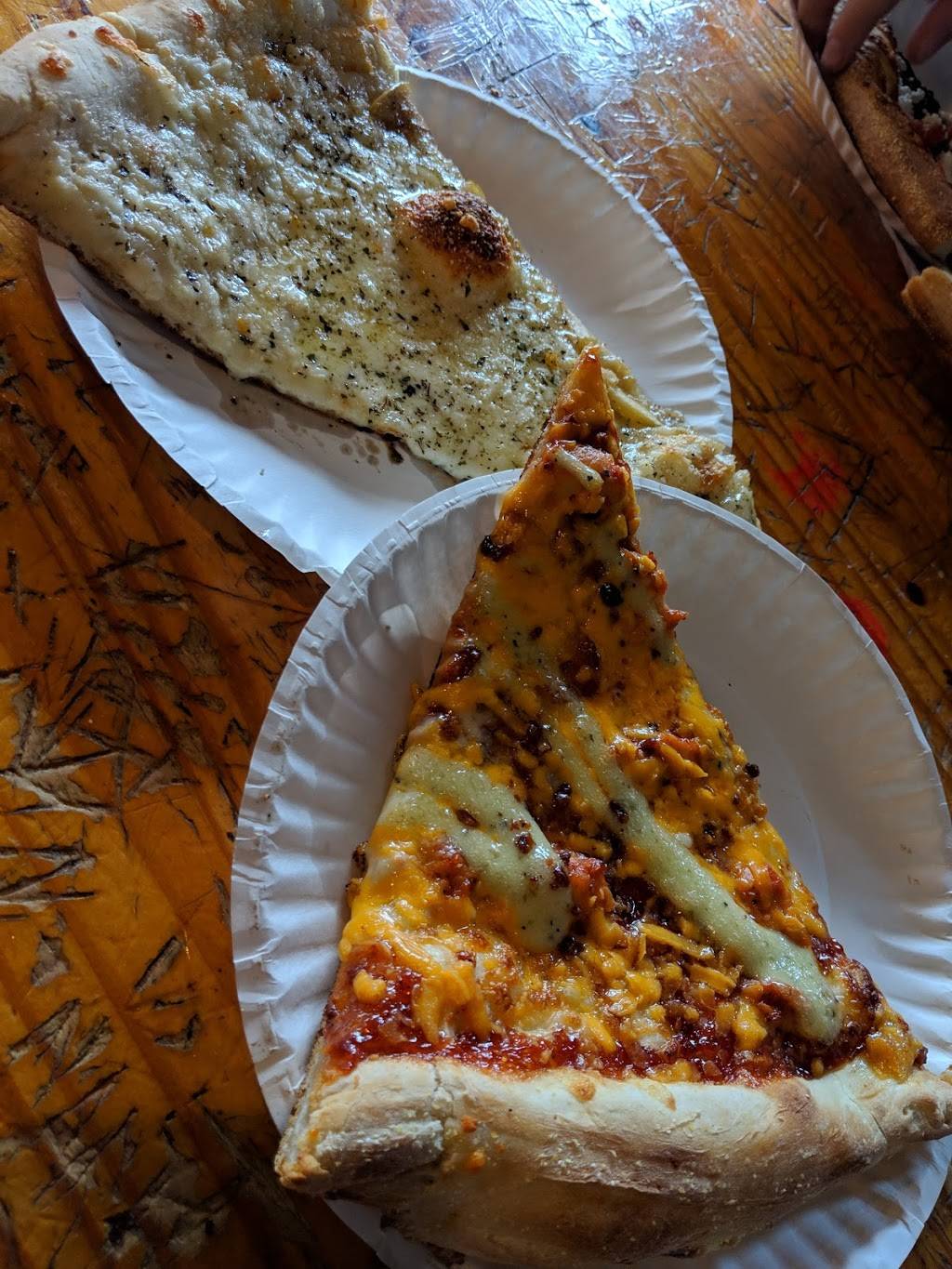Ians Pizza Milwaukee North Ave | restaurant | 2035 E North Ave, Milwaukee, WI 53202, USA | 4147279200 OR +1 414-727-9200