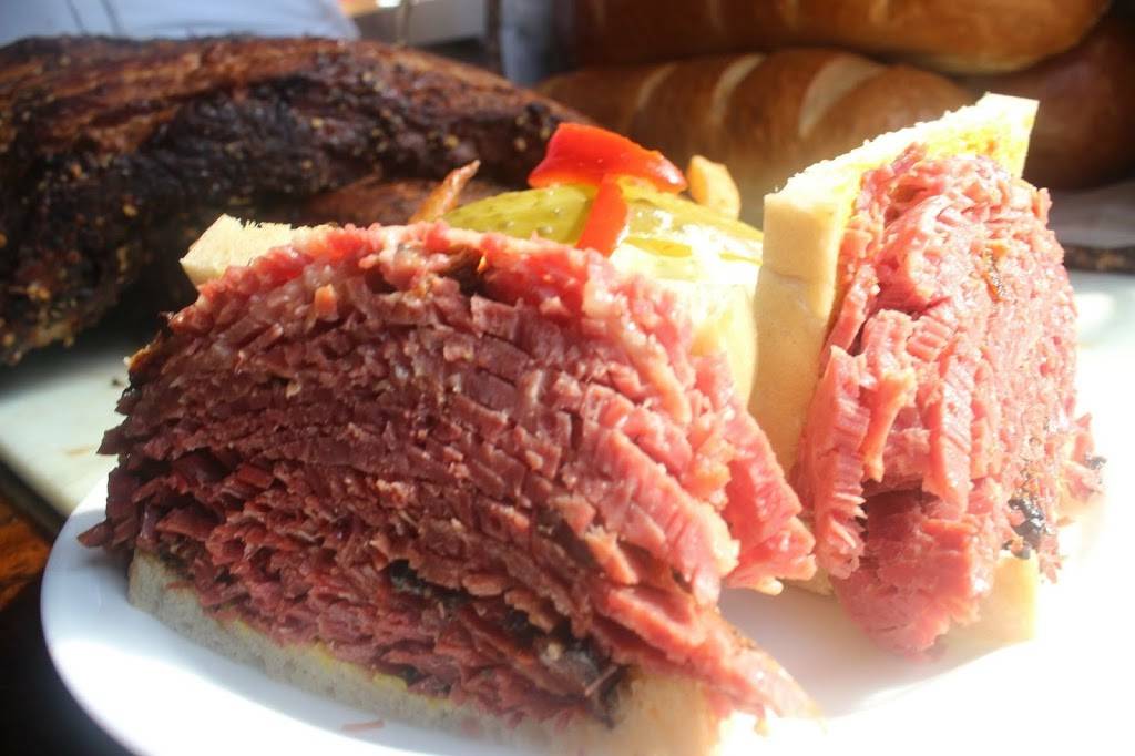 Restaurant Voltigeurs St-Jerome | restaurant | 30 Rue de Martigny O, Saint-Jérôme, QC J7Y 2E9, Canada | 4505653333 OR +1 450-565-3333