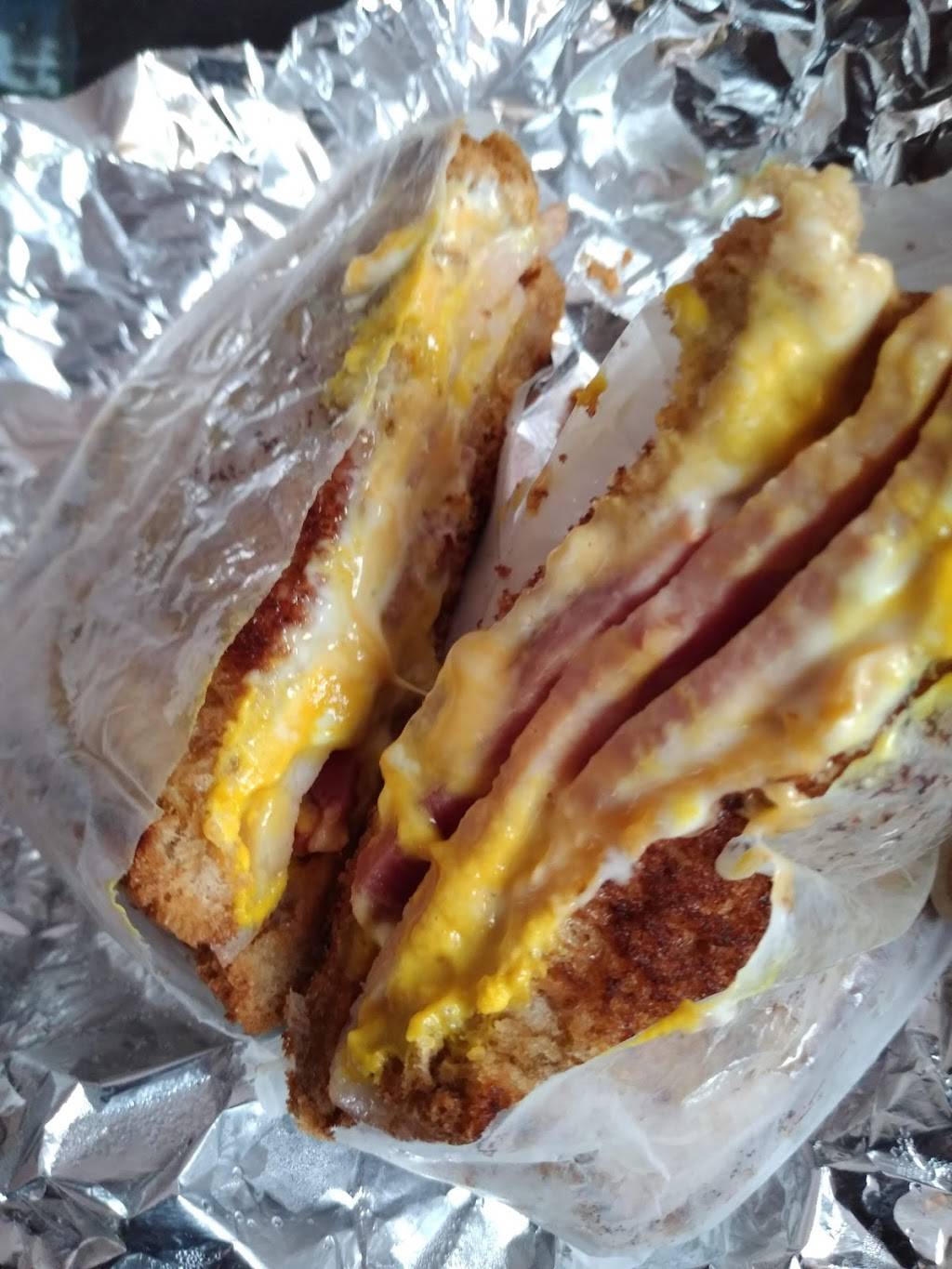 Four Brothers Fine Family Dining | restaurant | 17017 E Warren Ave, Detroit, MI 48224, USA | 3136479611 OR +1 313-647-9611