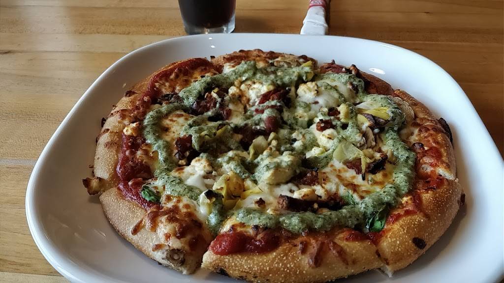 Boston Pizza | restaurant | 221 Glendale Ave, St. Catharines, ON L2T 2K9, Canada | 9056871991 OR +1 905-687-1991