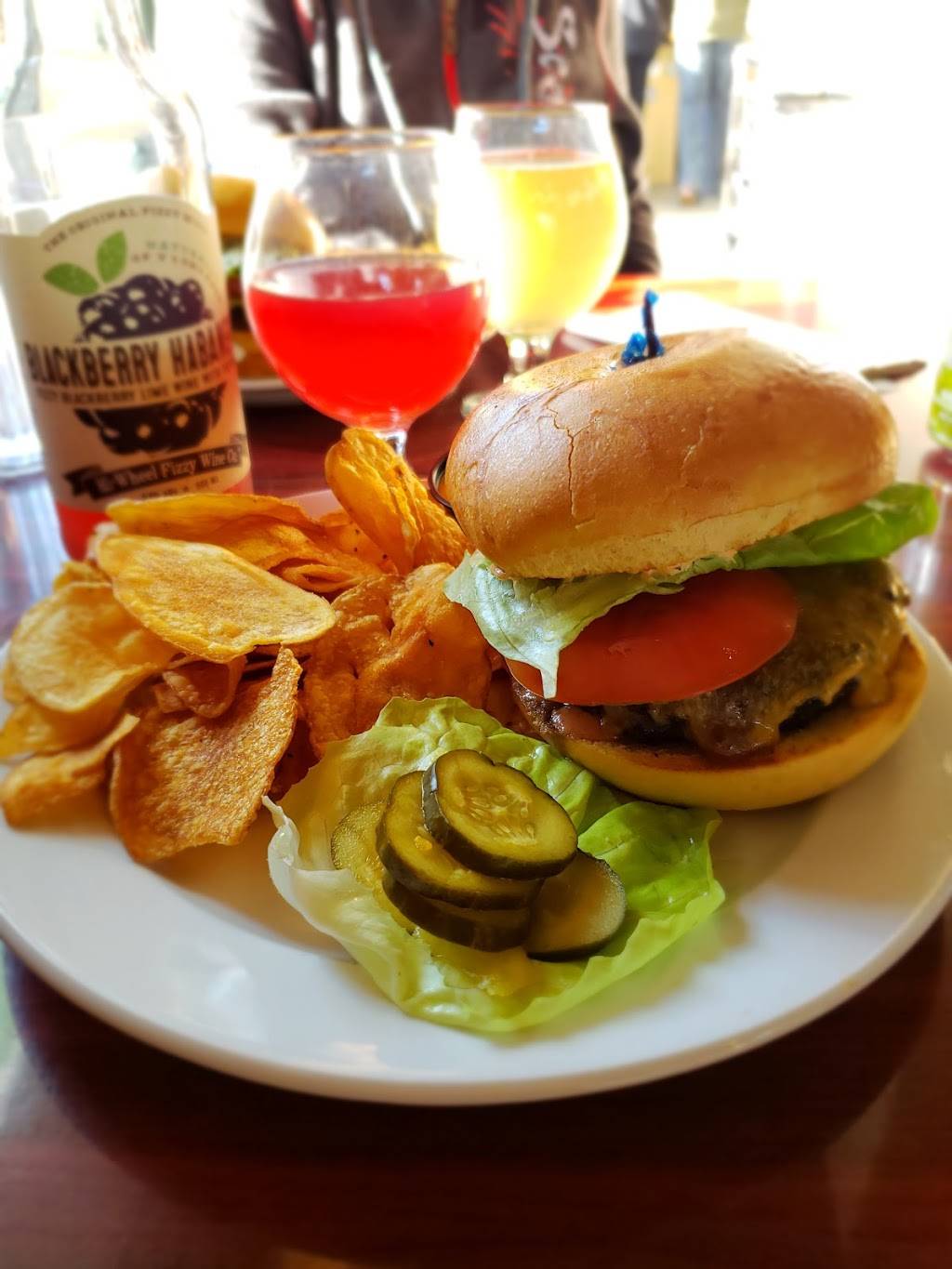 Devils Slide Taproom | restaurant | 5560 Pacific Coast Hwy, Pacifica, CA 94044, USA | 6508988855 OR +1 650-898-8855