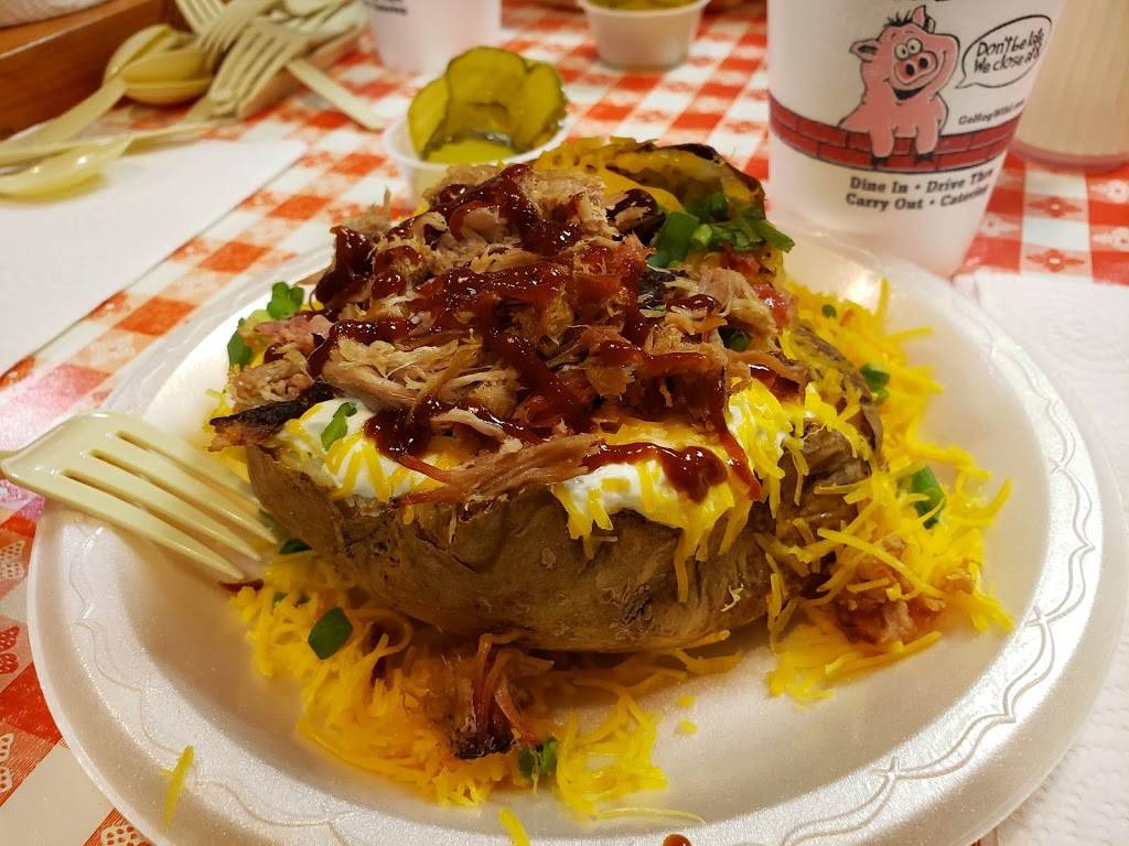 Hog Wild Pit Bar-B-Q | restaurant | 2401 N Main St, Hutchinson, KS 67502, USA | 6206698787 OR +1 620-669-8787