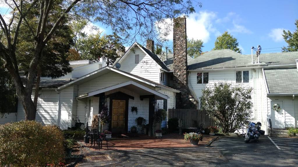 The Oaks Lakeside Restaurant | restaurant | 5878 Longacre Ln, Chippewa Lake, OH 44215, USA | 3307692601 OR +1 330-769-2601