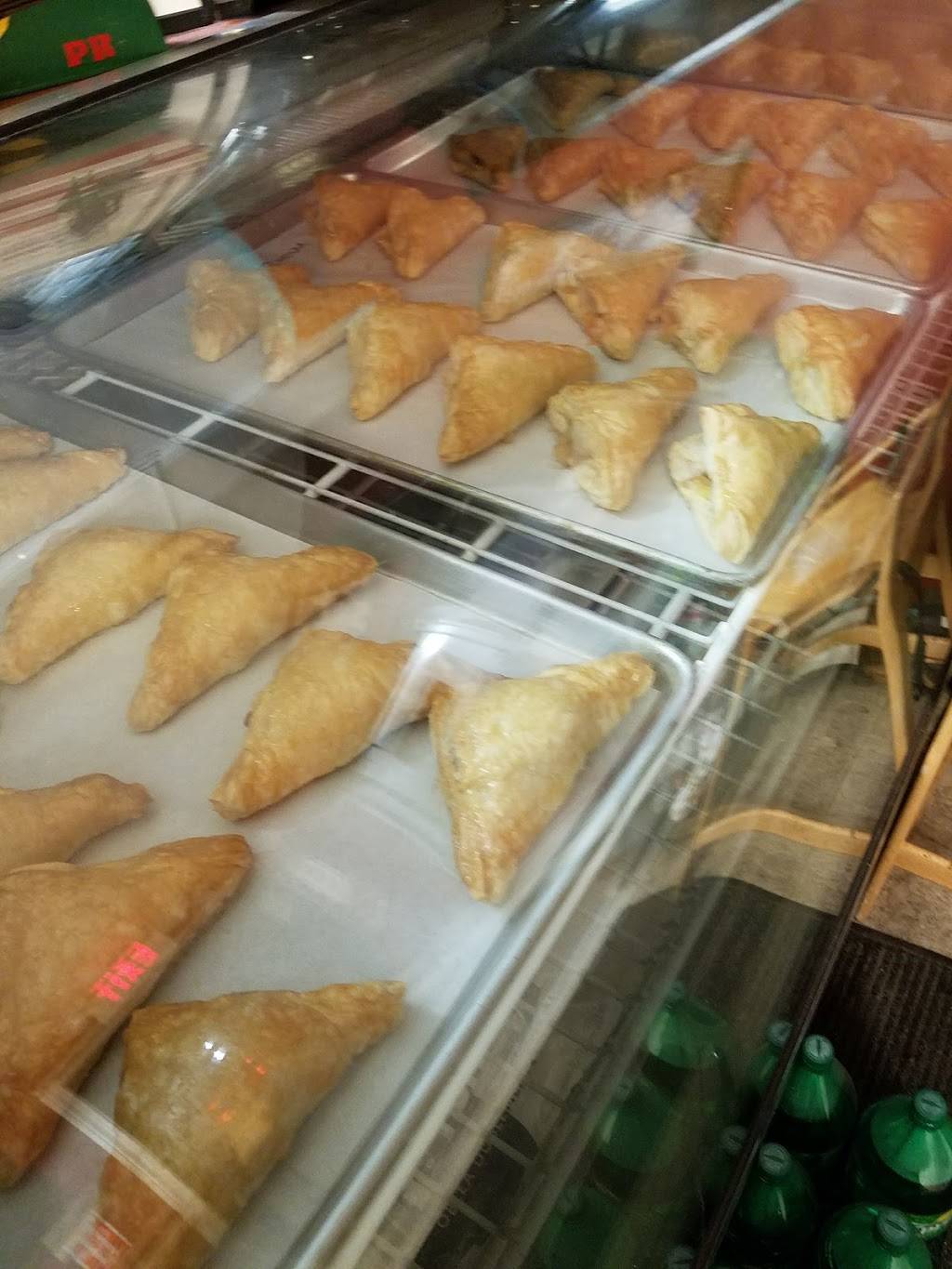 Carmitas Puerto Rican Bakery | bakery | 705 Cranston St, Providence, RI 02907, USA | 4014324046 OR +1 401-432-4046