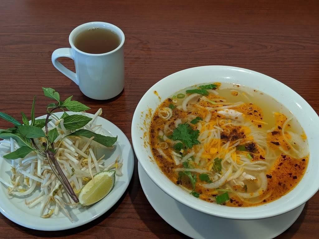 Pho Bistro | restaurant | 4281 King St E, Kitchener, ON N2P 2X7, Canada | 5192194746 OR +1 519-219-4746