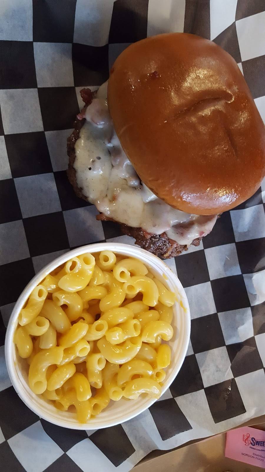 Jasper Pub N Grub | restaurant | 514 Jackson St, Jasper, IN 47546, USA | 8125590643 OR +1 812-559-0643