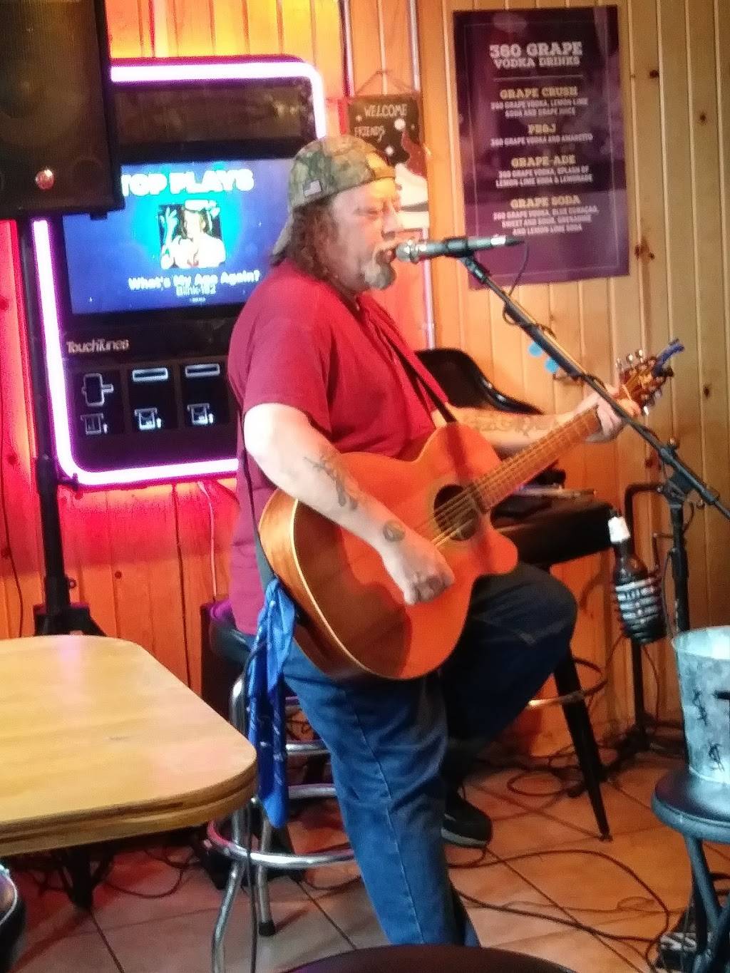 Loose Screw | restaurant | 45 Church St, German Valley, IL 61039, USA | 8153622707 OR +1 815-362-2707