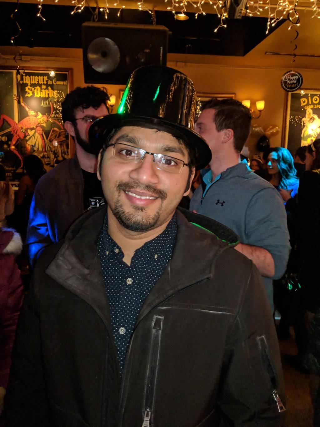 Beaumont Bar And Grill | restaurant | 2020 N Halsted St, Chicago, IL 60614, USA | 7732810177 OR +1 773-281-0177