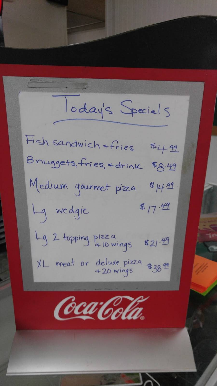 Marinas Pizza | restaurant | 229 W Main St, Wardensville, WV 26851, USA | 3048743600 OR +1 304-874-3600