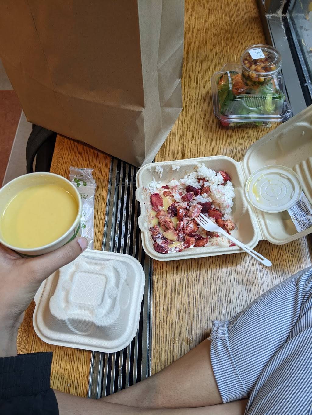 North Quad Dining Hall | restaurant | 105 S State St, Ann Arbor, MI 48109, USA | 7347640170 OR +1 734-764-0170