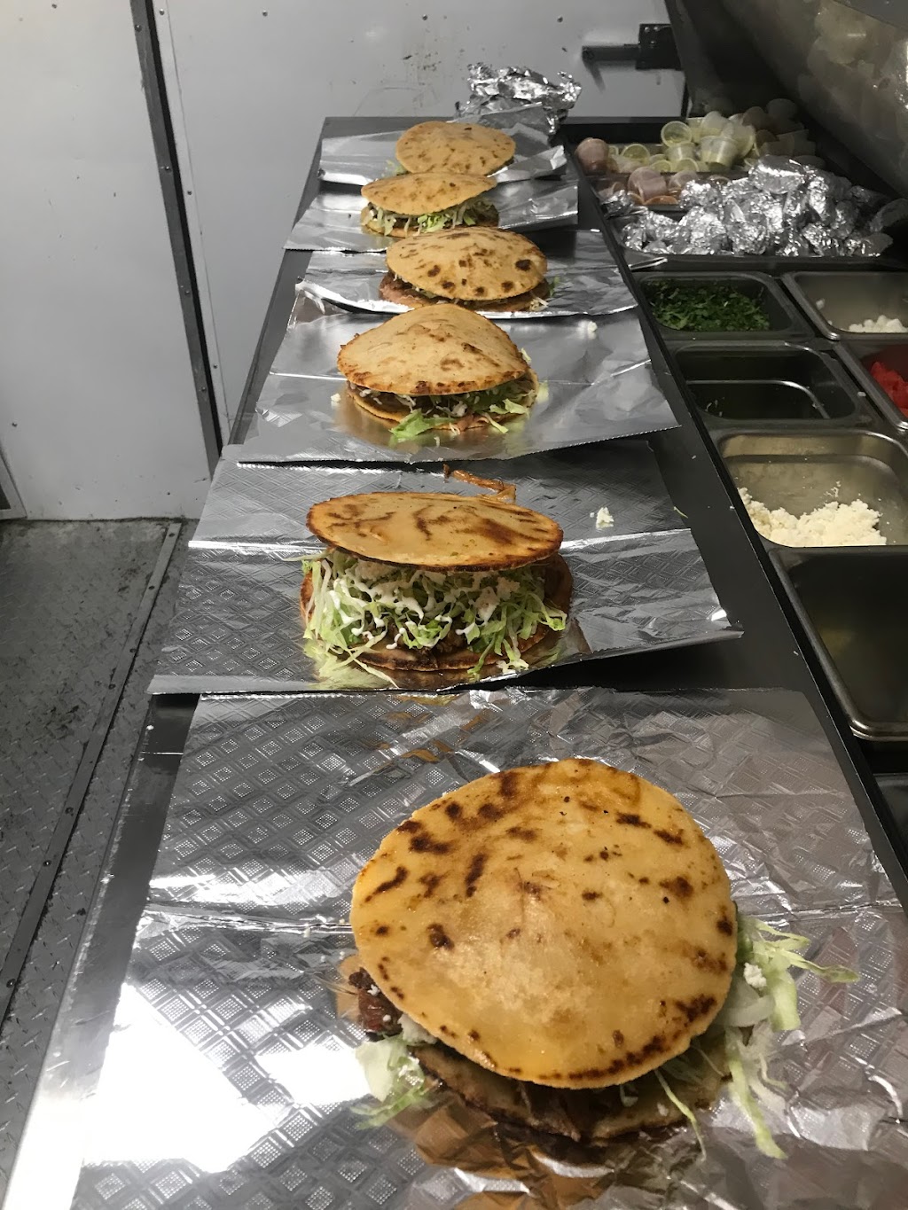 Taqueria Peloncitos | restaurant | 5708 S Congress Ave, Austin, TX 78745, USA | 7372675548 OR +1 737-267-5548