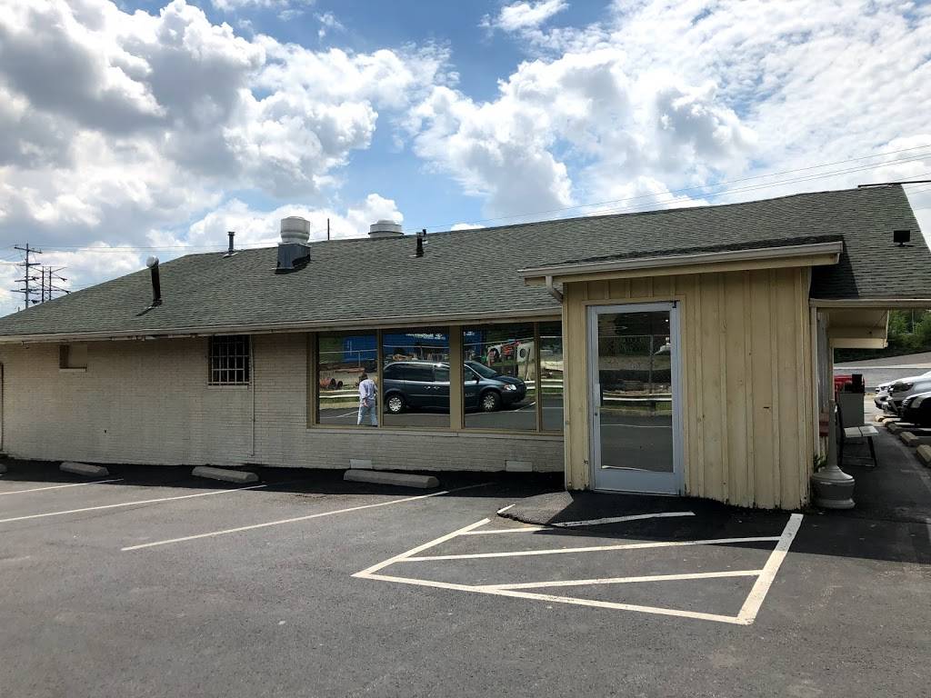 The HIH Burger | restaurant | 413 S 4th St, Murray, KY 42071, USA | 2707531151 OR +1 270-753-1151