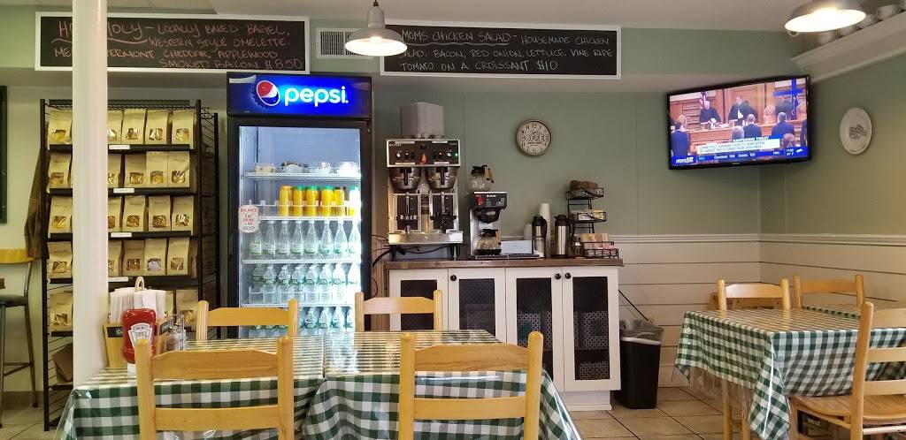 Magees Curbside | restaurant | 72 Magee Ave, Stamford, CT 06902, USA | 2038909900 OR +1 203-890-9900