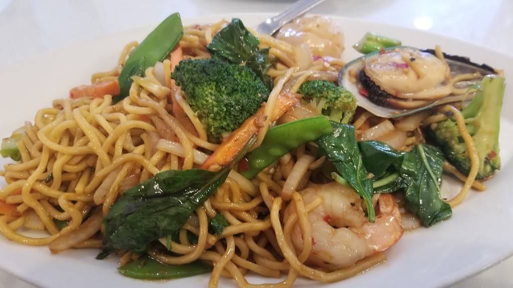 Thai Basil | restaurant | 14511 Lee Jackson Memorial Hwy, Chantilly, VA 20151, USA | 7036318277 OR +1 703-631-8277