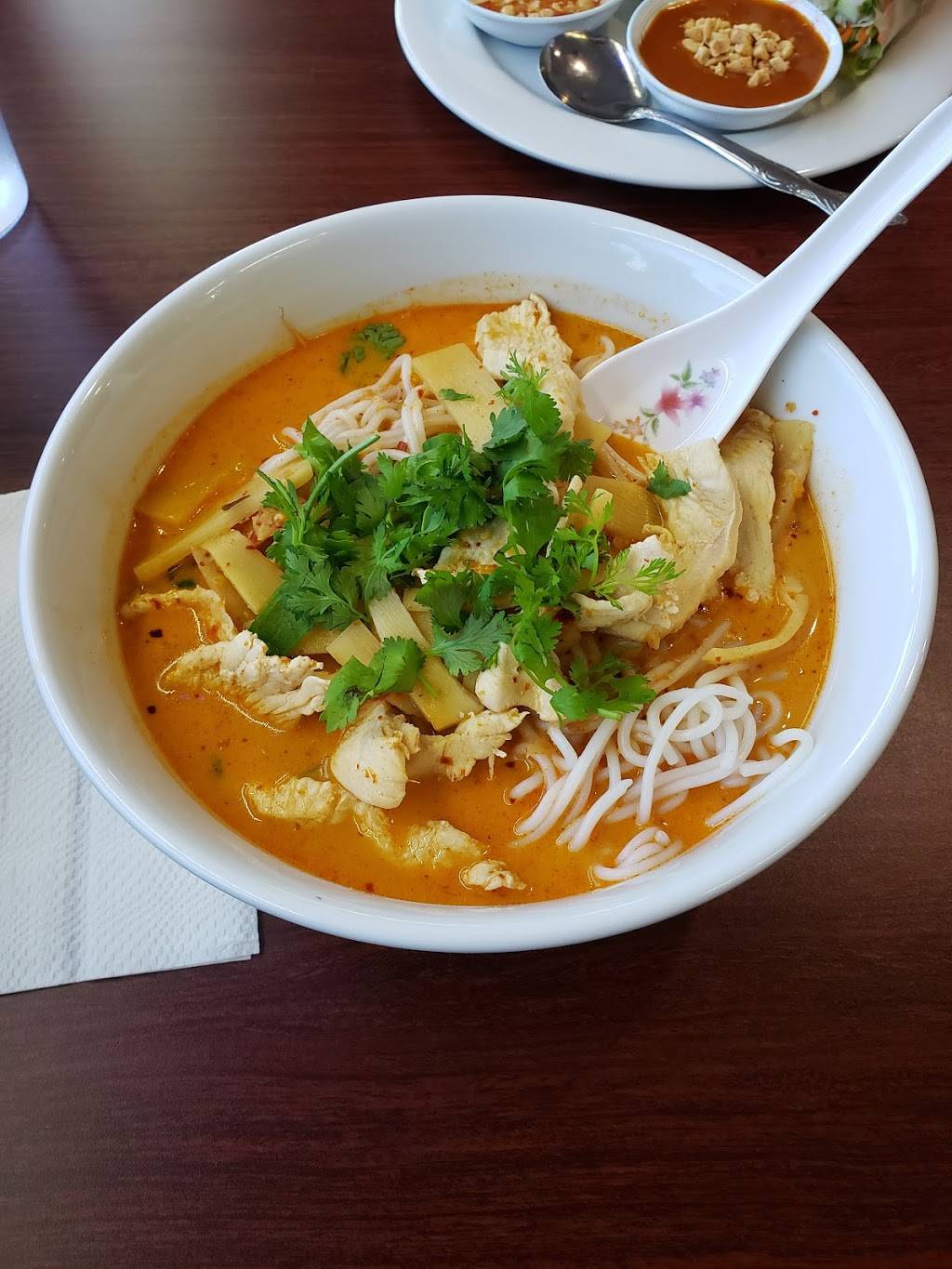 Noodle Express | restaurant | 601 E Olive Ave, Fresno, CA 93728, USA | 5593751418 OR +1 559-375-1418