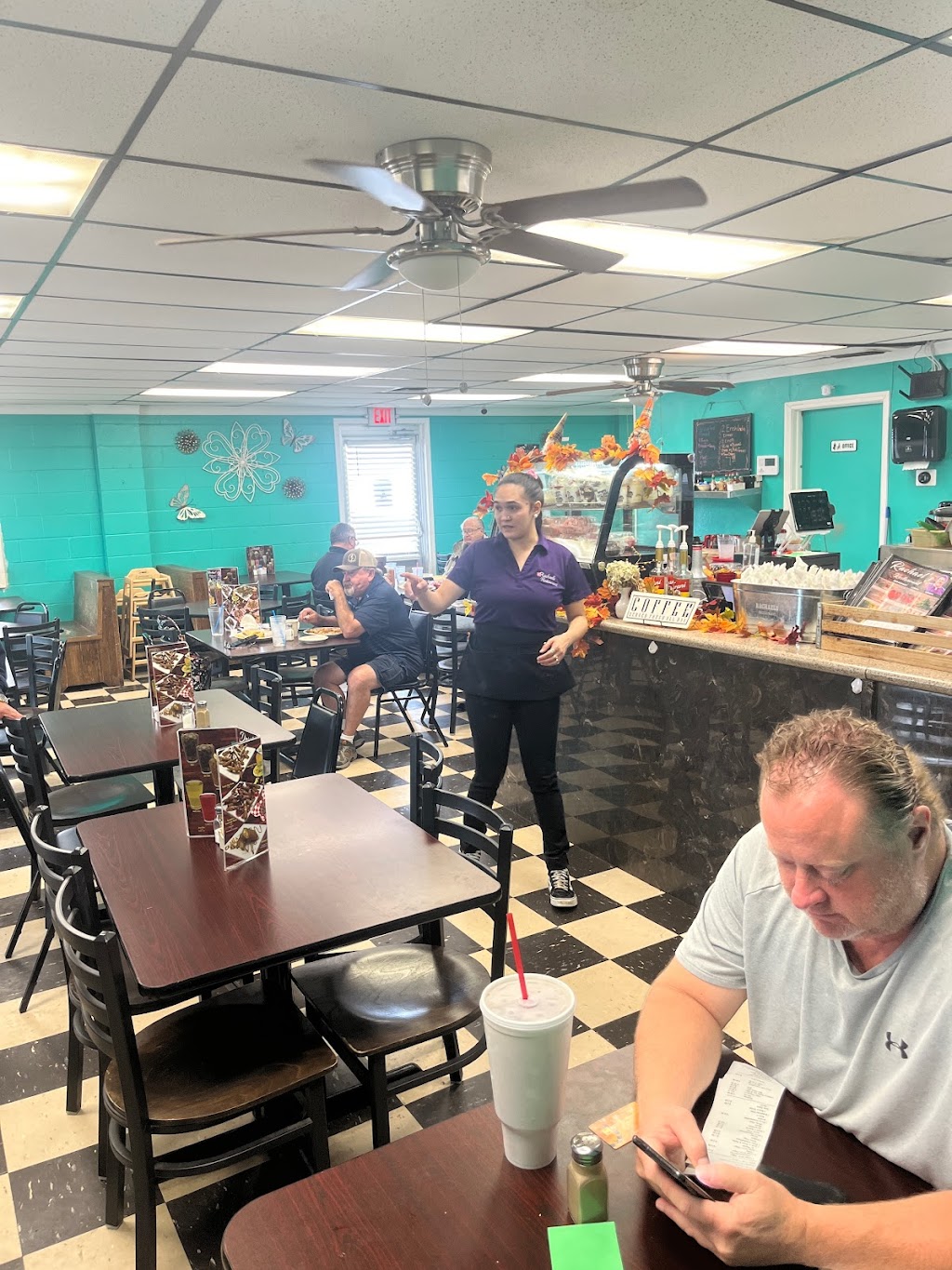 Rachael’s Restaurant | restaurant | 3416 82nd St, Lubbock, TX 79423, USA | 8067777064 OR +1 806-777-7064