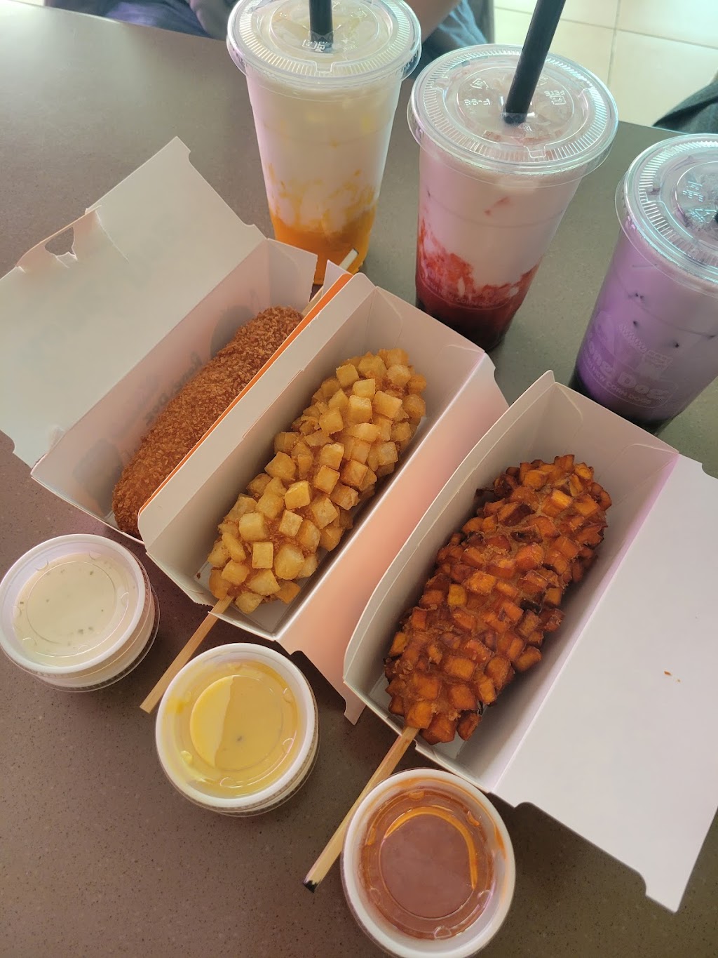 Kong Dog | restaurant | 5220 Fashion Outlets Way, Rosemont, IL 60018, USA | 2245349099 OR +1 224-534-9099