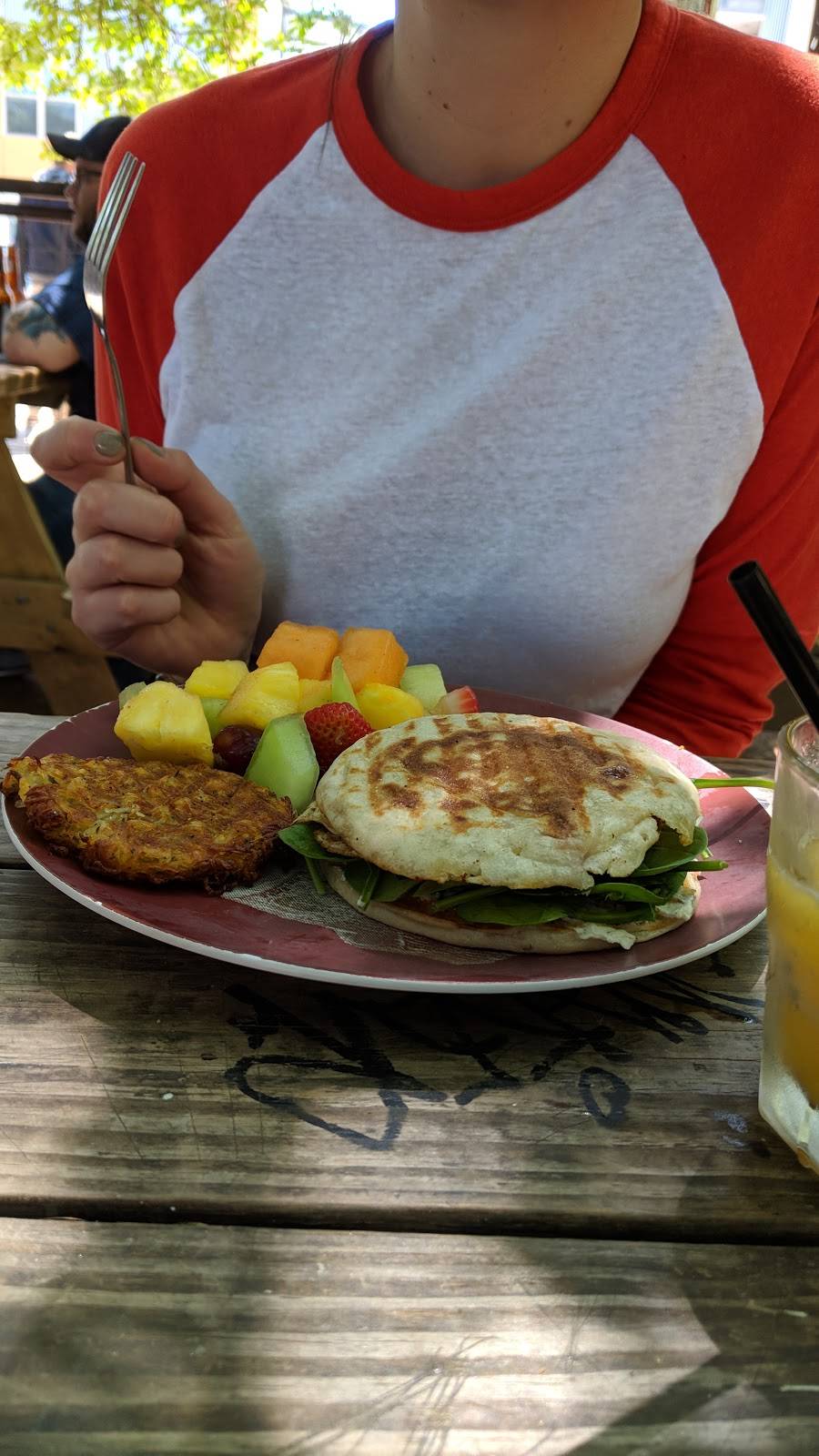 Yellow Jacket Social Club | restaurant | 1704 E 5th St, Austin, TX 78702, USA | 5124809572 OR +1 512-480-9572