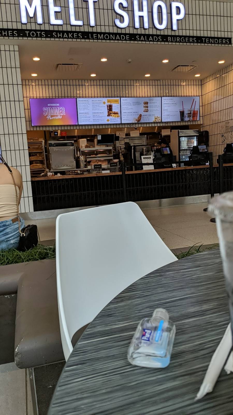 Melt Shop | restaurant | 55 Parsonage Rd, Edison, NJ 08837, USA | 7322189391 OR +1 732-218-9391