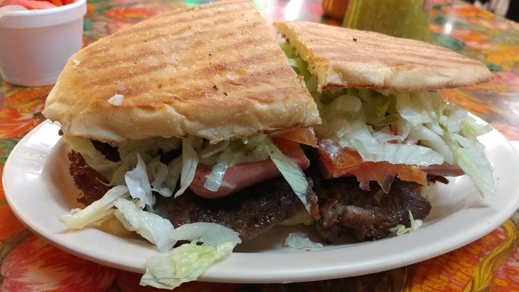 Tortas Sinaloa | restaurant | 1520 W 6th St #108, Corona, CA 92882, USA | 9513720777 OR +1 951-372-0777
