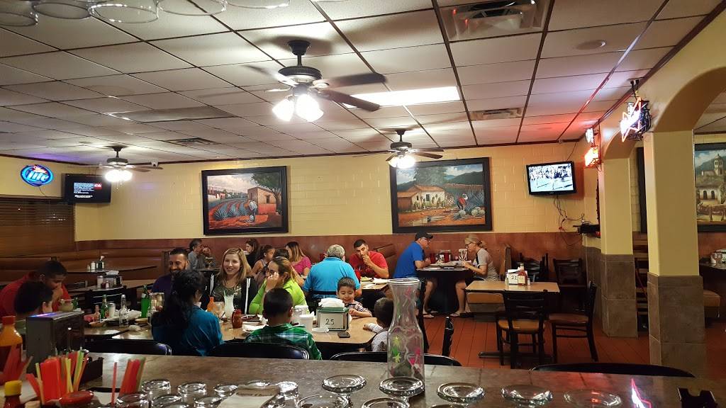 Hacienda Vieja | restaurant | 4301 S Staples St #2703, Corpus Christi, TX 78411, USA | 3619946530 OR +1 361-994-6530