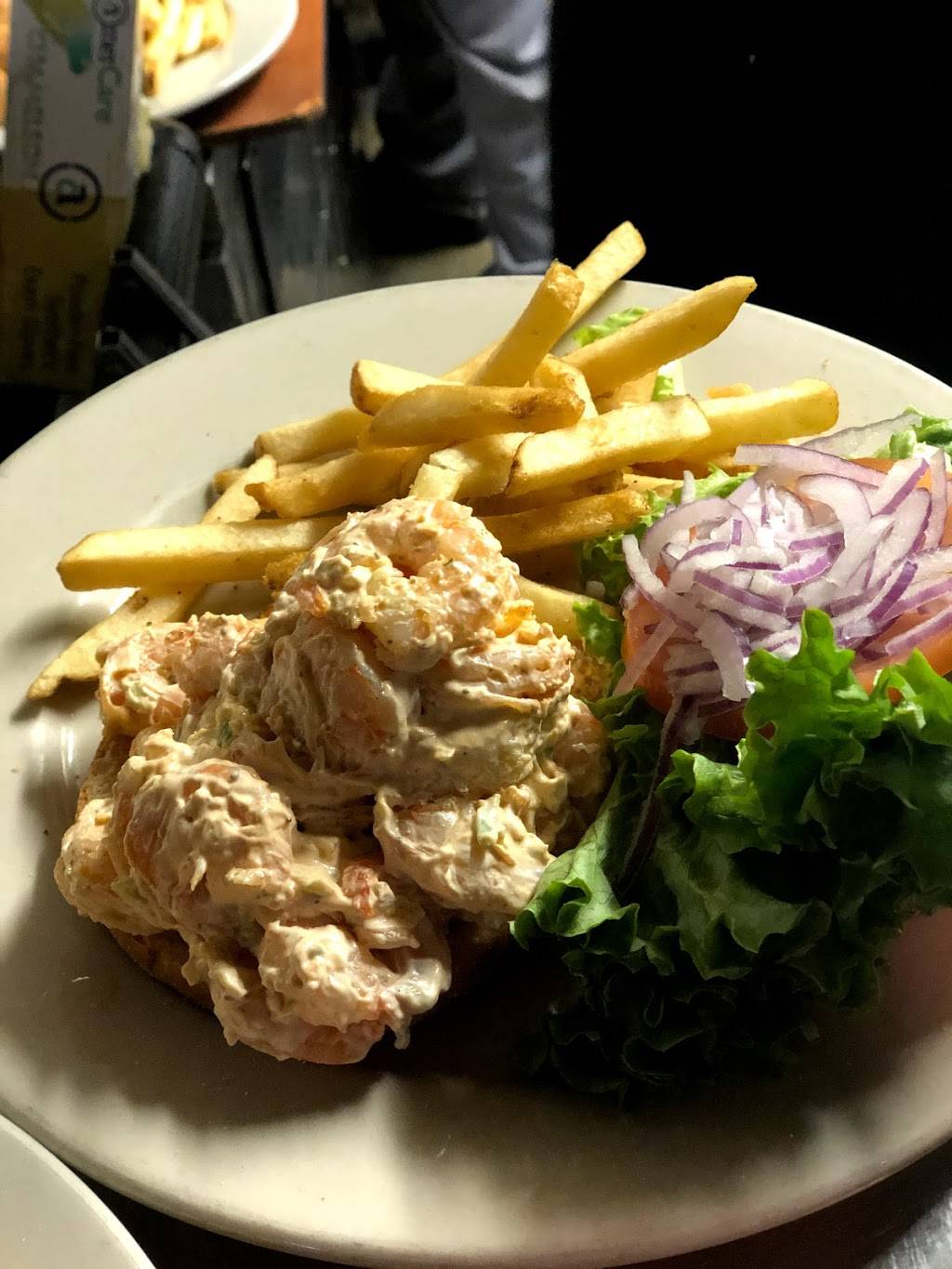 Mamas On the Half Shell | restaurant | 2901 ODonnell St, Baltimore, MD 21224, USA | 4102763160 OR +1 410-276-3160