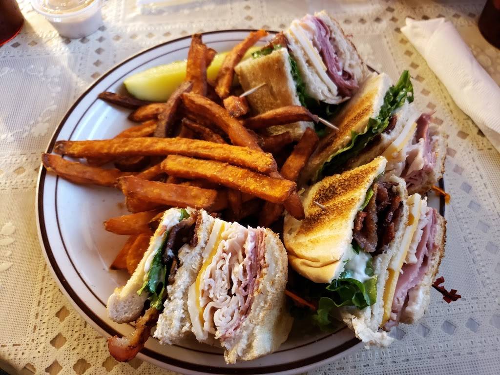 Cravins | restaurant | 389 S Meridian Rd, Hudson, MI 49247, USA | 5174482637 OR +1 517-448-2637