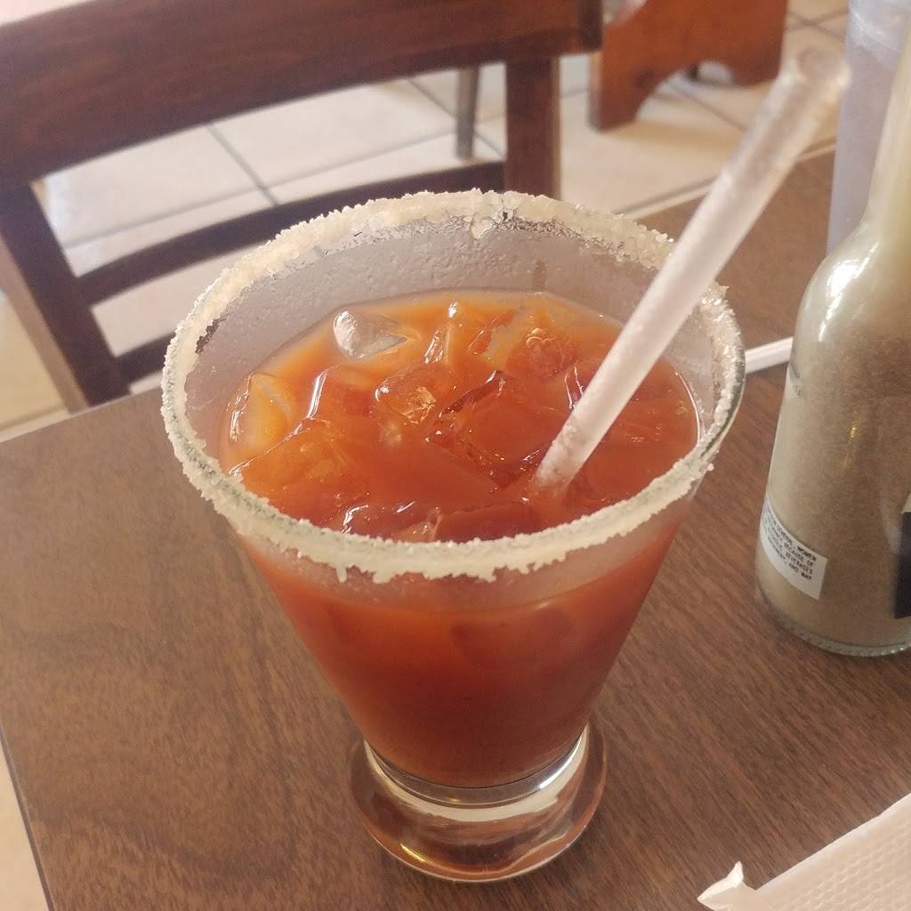 Marinas Mexican Restaurant & Bar - New Braunfels | restaurant | 598 Landa St, New Braunfels, TX 78130, USA | 8306250122 OR +1 830-625-0122