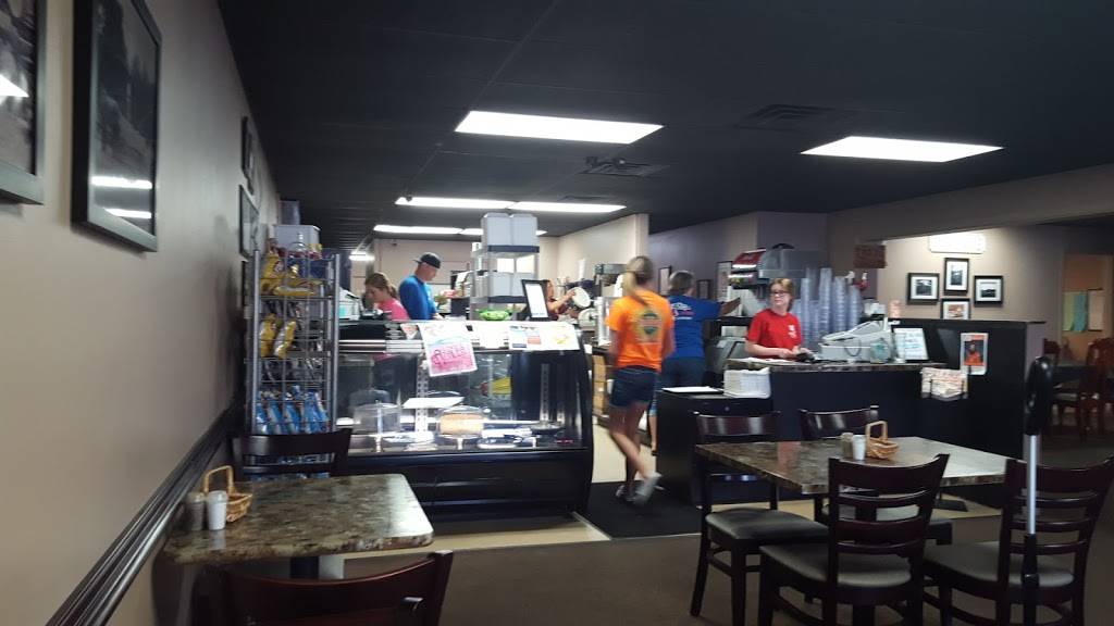 C P Deli | restaurant | 3707 Crill Ave, Palatka, FL 32177, USA | 3863281199 OR +1 386-328-1199