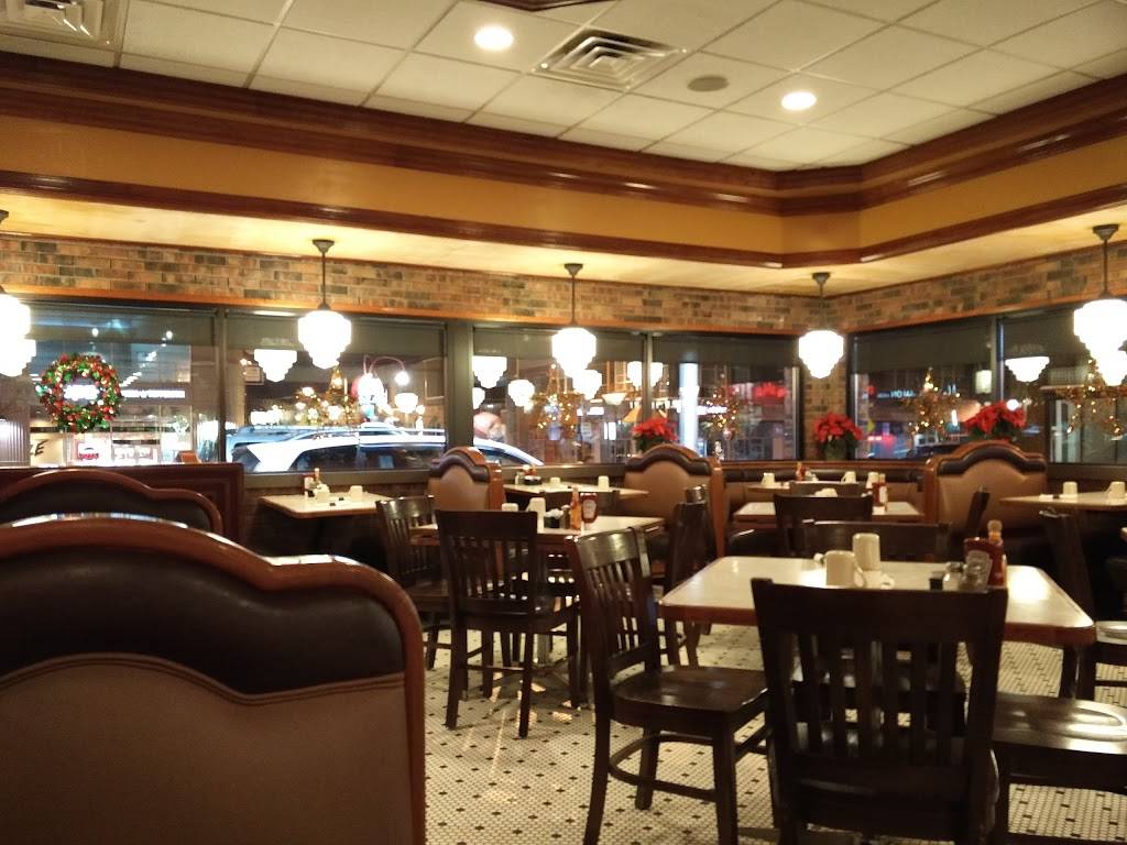 Ma Fischers | restaurant | 2214 N Farwell Ave, Milwaukee, WI 53202, USA | 4142717424 OR +1 414-271-7424