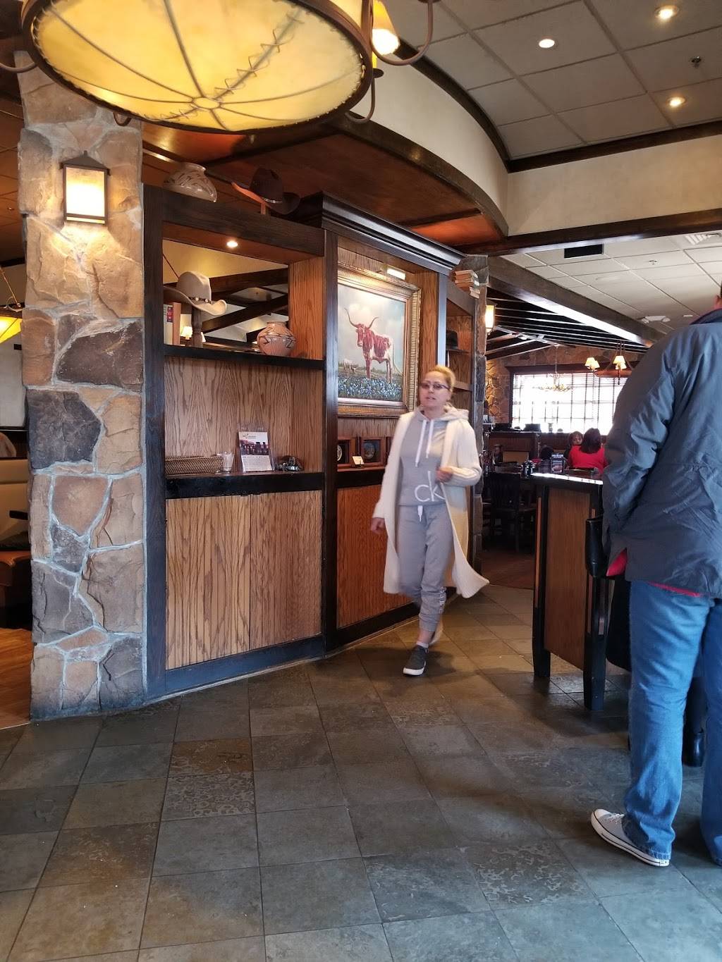 LongHorn Steakhouse | meal takeaway | 15531 South La Grange Road, Orland Park, IL 60462, USA | 7084032206 OR +1 708-403-2206