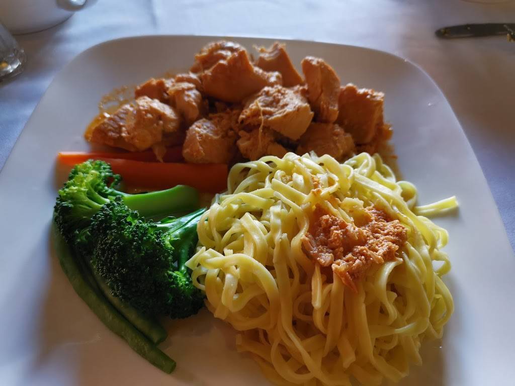 Rangoon Restaurant | restaurant | 634 Somerset St W, Ottawa, ON K1R 5K4, Canada | 6136808821 OR +1 613-680-8821