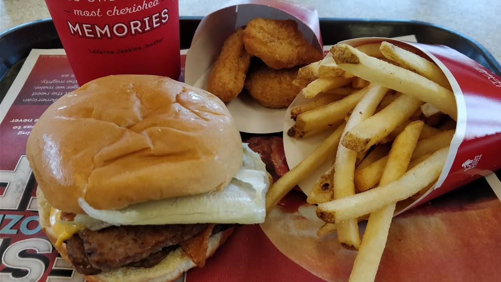 Wendys | restaurant | 2804 Commerce Dr, Coralville, IA 52241, USA | 3195453095 OR +1 319-545-3095