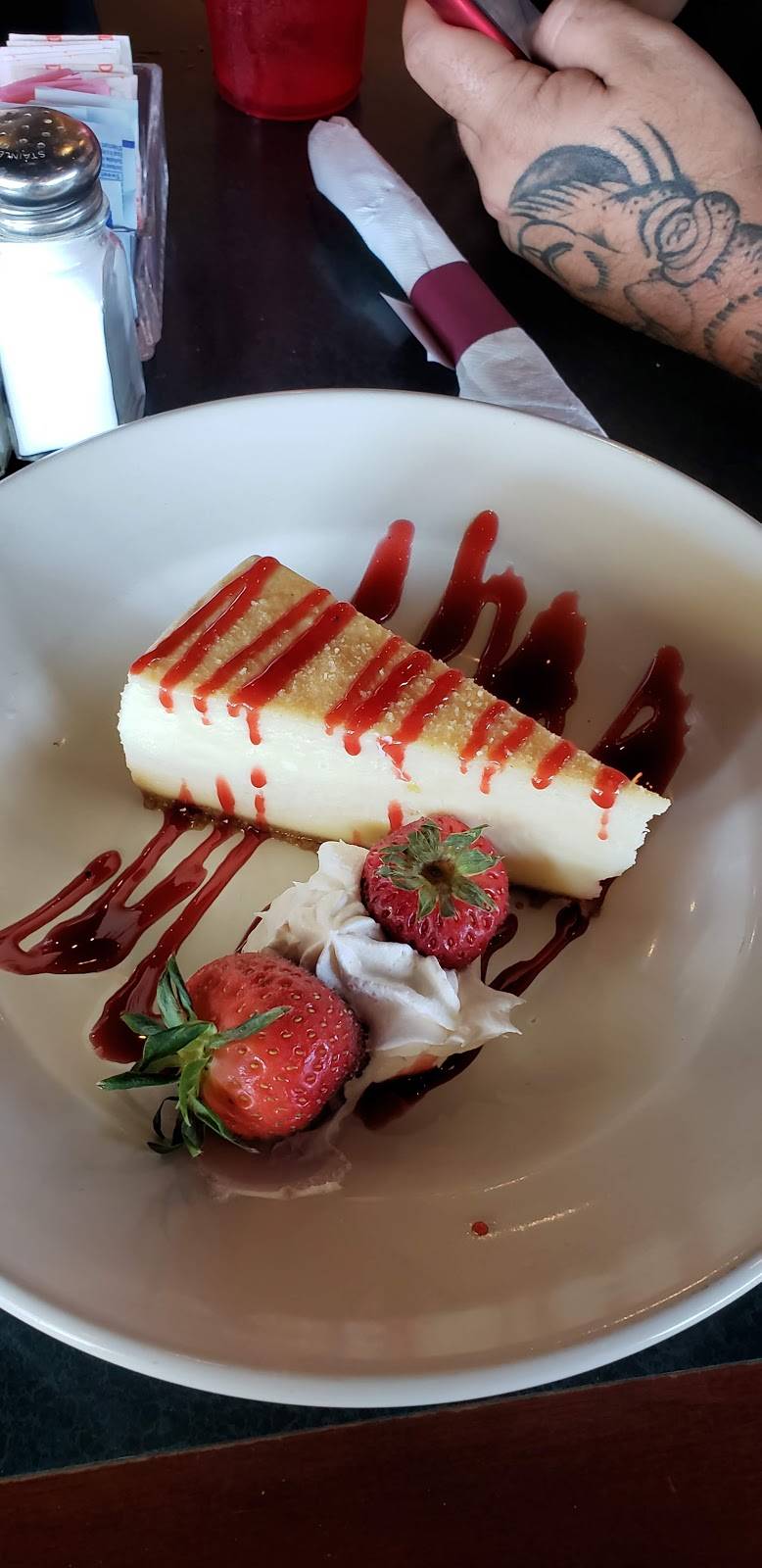 Rocs Grill & Bar | restaurant | 500 Wessel Dr, Fairfield, OH 45014, USA | 5138057250 OR +1 513-805-7250